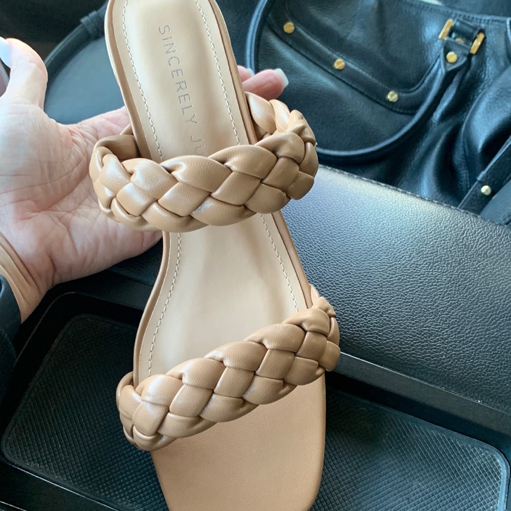 NWT Tan/nude sandals